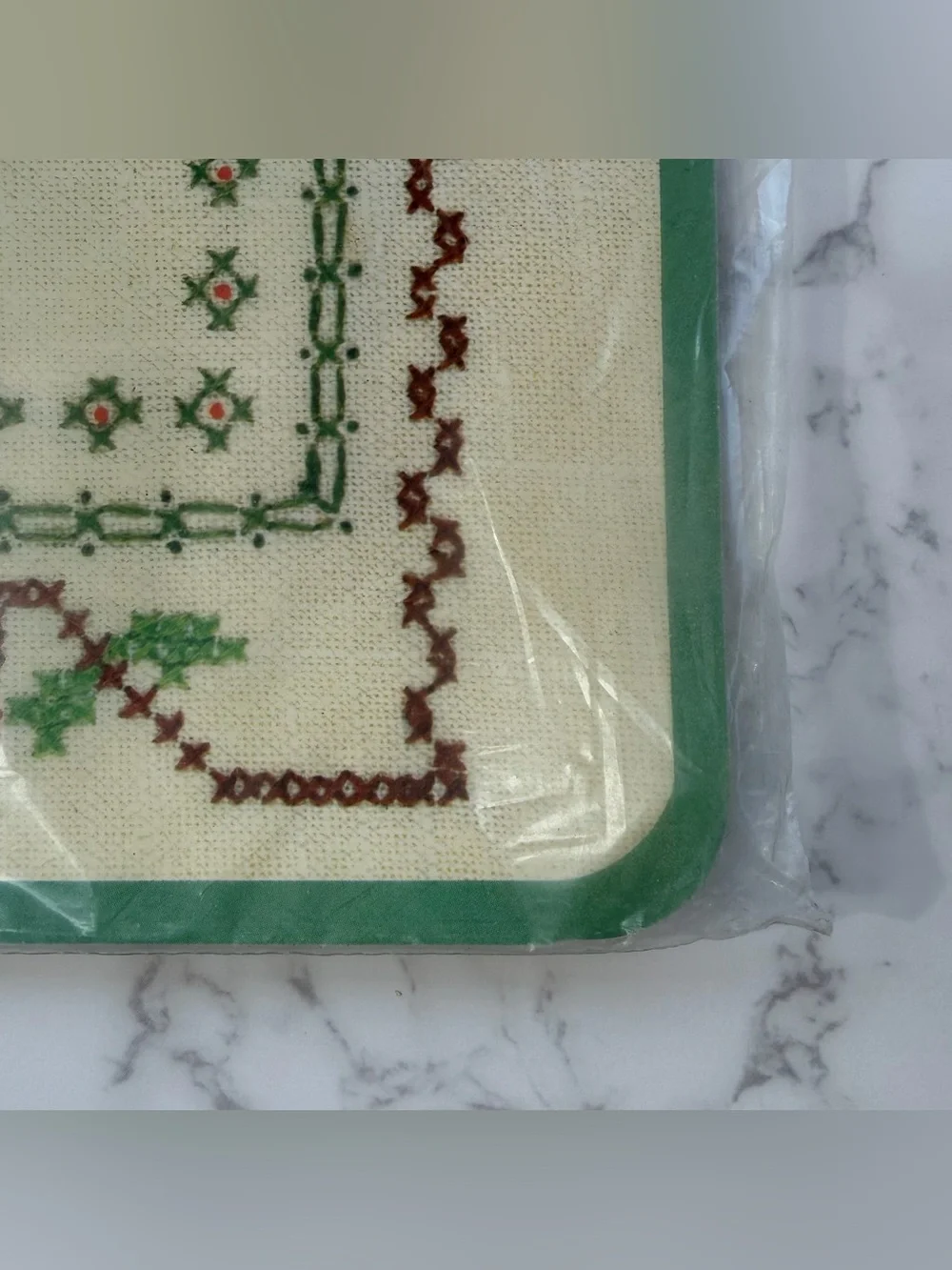 Vintage Set of 6 Red Farm Studio Cross-Stitch Placemat Set 11.5